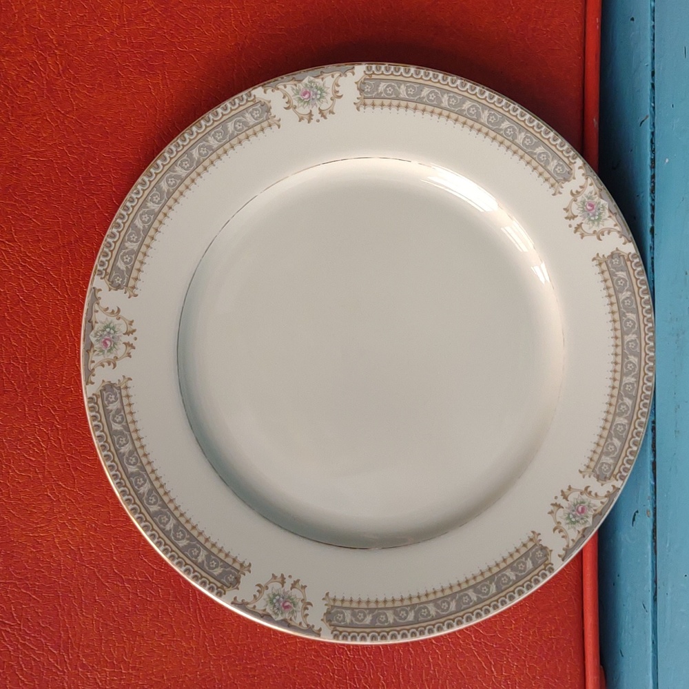 Mikasa Richelieu dinner plate